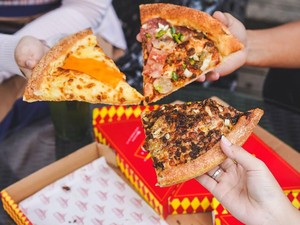 Yuk! Ngemil Sliced Pizza, Pizza Potongan yang Mantap di Sini