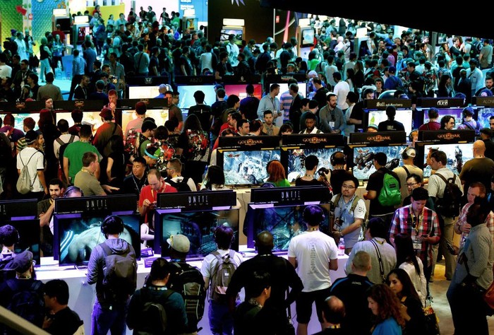 E3