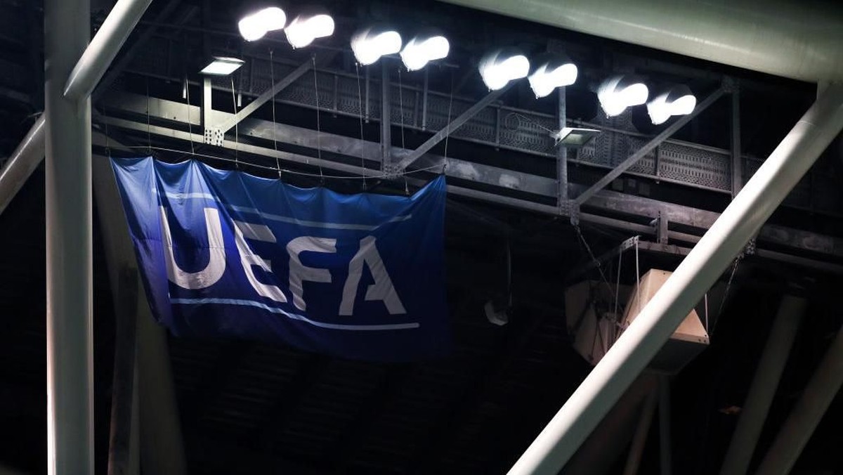 UEFA akan menggelar rapat penting terkait kelanjutan kompetisi di benua biru tersebut. Foto: Catherine Ivill/Getty Images