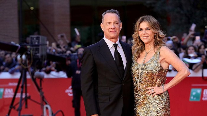 HOLLYWOOD, CALIFORNIA - MARCH 29: Rita Wilson and Tom Hanks embrace as Wilson is honored with a star on the Hollywood Walk of Fame on March 29, 2019 in Hollywood, California. (Photo by Frazer Harrison/Getty Images)