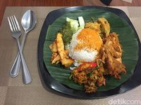 Nasi Kapau Langganan: Nikmat! Gulai Tambusu dan Telur Barendo Berpadu Nasi Hangat