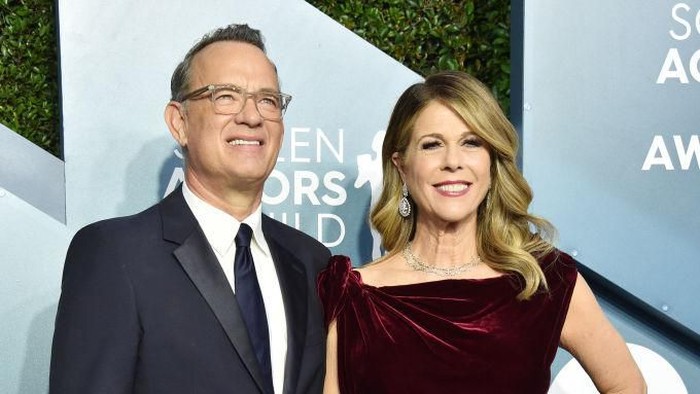 tom hanks, rita wilson 6/5/97 Santa Monica, Ca Tom Hanks and Rita Wilson at the APLA benefit Gala. The gala took place in a private airplane hanger at the Santa Monica Airport.