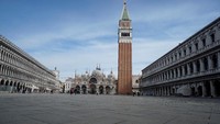 Negara selanjutnya adalah Italia yang sejak akhir Januari 2020 lalu, telah mendeklarasikan status darurat nasional atas wabah virus corona yang melanda negaranya. Pengumuman ini sekaligus menjadikan Italia sebagai salah satu negara pertama yang menetapkan status ini atas negaranya. Foto: Anteo Marinoni/AP