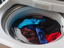 Cara Tepat Menghilangkan Noda Keringat di Pakaian