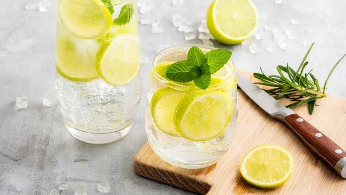 khasiat sehat minum air lemon