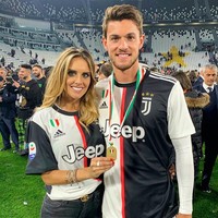 Di akun Instagram-nya, Daniele Rugani menyatakan ia telah positif virus Corona. Rugani didiagnosa terinfeksi virus Covid-19 meski tidak menunjukkan tanda-tanda dan kondisinya kini tergolong baik. Pacar Rugani, Michela Persico, pun memberikan dukungannya. Foto: Instagram @michelapersico