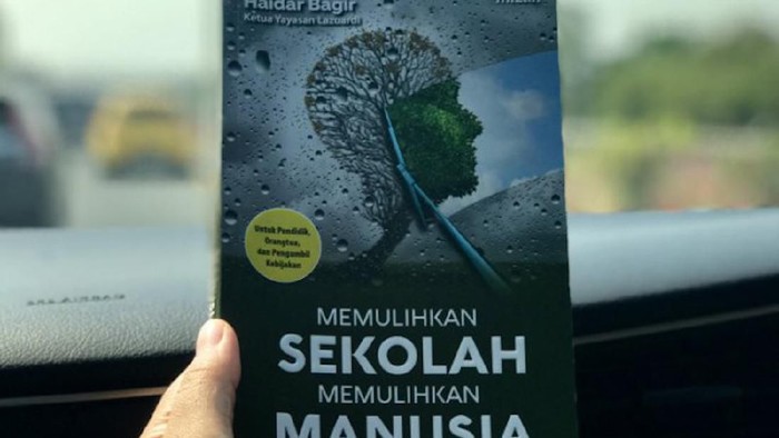 memulihkan sekolah