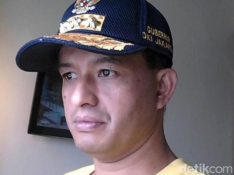 Kunjungi Balai Kota, Penjual Nasgor 'Kembaran' Anies Baswedan Diberi Ini