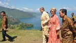 Momen Wisata Raja dan Ratu Belanda di Danau Toba