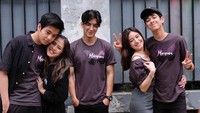 Begini kompaknya Junior bersama aktor Mariposa lainnya. Ada Zara Adhisty dan Angga yang digosipkan berpacaran. Foto: Instagram juniorrobertss