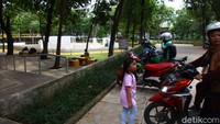 Area parkir juga dibuat nyaman untuk pengunjung.