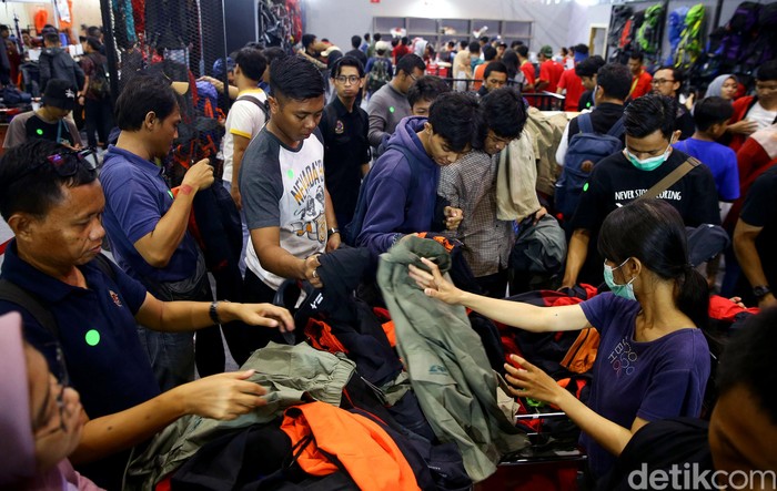 Gelaran Indofest 2020 mulai digelar hari ini di JCC. Para pengunjung pun antusias mendatangi pameran yang bertema Indonesia, The Greatest Outdoor' tersebut.