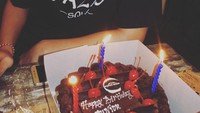 Yeay! Happy birthday ya Junior. Foto ini diambil 3 tahun lalu saat dirinya baru menginjak usia 17 tahun. Foto: Instagram juniorrobertss
