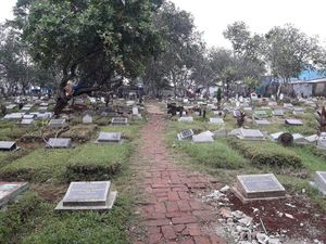 Viral Dangdutan di Tengah Kuburan di Depok, Begini Ceritanya