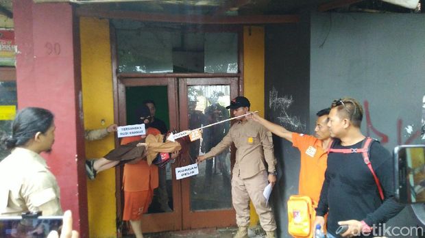 Ngeri! Begini Detik-detik Ayah Buang Mayat Delis ke Gorong-gorong
