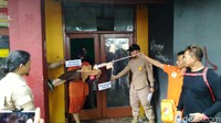 Korban dicekik gegara meminta uang untuk studi tur Rp 400 ribu, tapi sang ayah tak sanggup memenuhi permintaan itu.