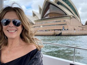 Rita Wilson Kembali Benyanyi Usai Sembuh dari Virus Corona