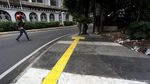 Mengenal Garis Kuning Penunjuk Jalan untuk Tuna Netra di Trotoar