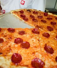 Yuk! Ngemil 'Sliced Pizza', Pizza Potongan yang Mantap di Sini