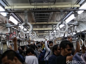 KRL Rute Angke-Bogor Sempat Padat di Hari Pertama Lebaran, Ini Penjelasan KCI