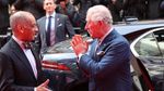 Awkward Moment! Saat Pangeran Charles Lupa Tak Boleh Salaman