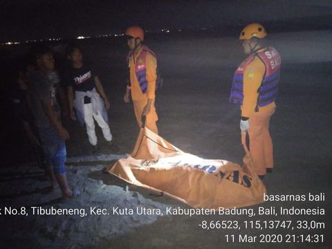 Korban terseret arus saat berenang bersama dua rekannya.