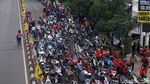 Blokade Jalan, Buruh dan Mahasiswa Tolak RUU Omnibus Law