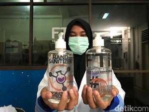 Tangkal Corona, Mahasiswa UMI Makassar Bikin Hand Sanitizer Antiiritasi