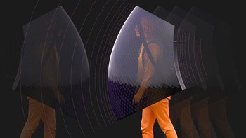 Radiasi ultraviolet pada baju ini akan menyeterilkan area sekitar dan mematikan virus. (penda_china/Instagram)