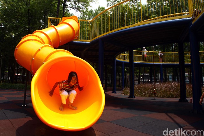 Taman Puring Makin Eksis Pascarevitalisasi Pascarevitalisasi, Taman Puring dengan wajah baru kini makin eksis. Desain taman yang nyaman, ramah anak dan menarik menjadi sorotan tersendiri bagi masyarakat.