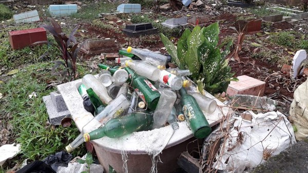 Viral Dangdutan di Tengah Kuburan di Depok, Begini Ceritanya