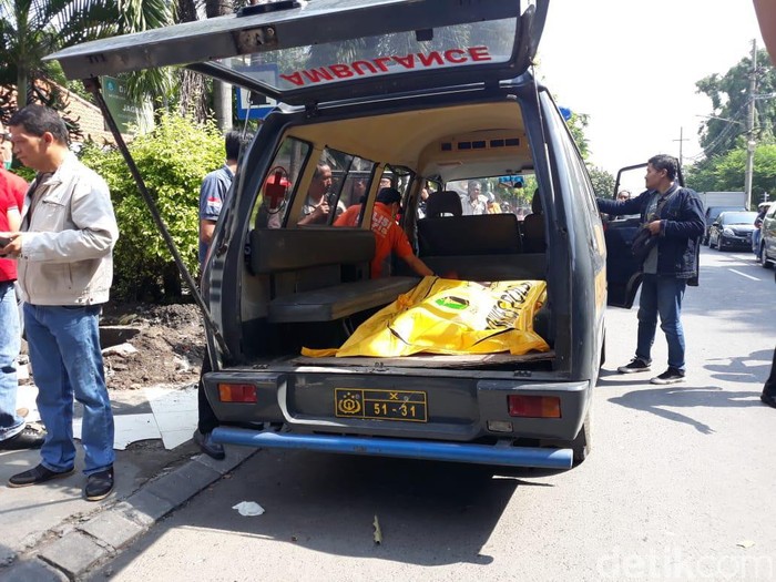 Pria di Sidoarjo ditemukan tewas bersimbah darah. Korban tewas dengan luka di bagian kepala.
