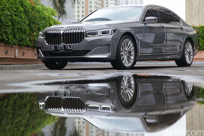 BMW Indonesia menjalin kerja sama dengan Citi Indonesia (Citibank). Mereka meluncurkan program cicilan 0% untuk pembelian mobil BMW.