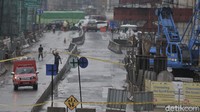 Kebocoran gas tersebut membuat aktivitas di lokasi proyek dihentikan sementara.