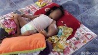 Ayah Nurhanifa, Tamsil yang berprofesi sebagai buruh serabutan mengaku, awalnya tumor ganas yang diderita Nurfanifa berada di bagian perut. Penyakit tersebut diketahui, setelah muncul benjolan seukuran telur ayam yang terus membesar. Saat itu Nurhanifa telah menjalani kemoterapi sebanyak 16 kali.