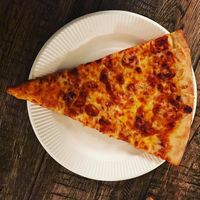 Yuk! Ngemil 'Sliced Pizza', Pizza Potongan yang Mantap di Sini