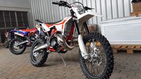 Motor Beta akan dijual secara off the road. Artinya, tidak dilengkapi dengan dokumen atau surat-surat, baik itu Buku Pemilik Kendaraan Bermotor (BPKB) atau Surat Tanda Nomor Kendaraan (STNK). 