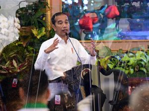 Jokowi Pastikan Stok Kebutuhan Pokok Memadai