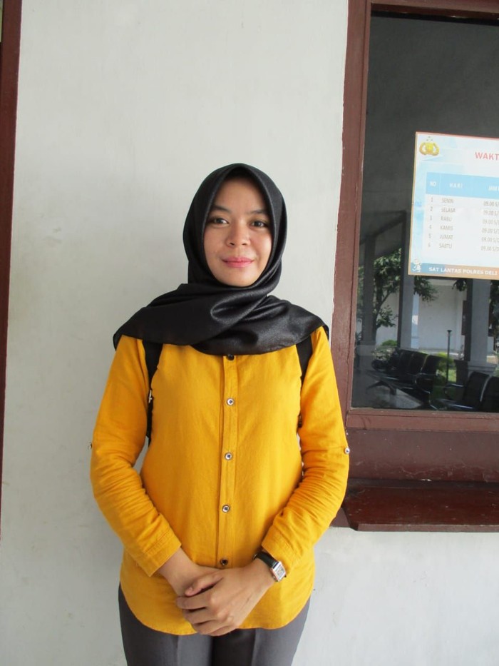 Seorang wanita di Deli Serdang, Sumatera Utara (Sumut), Sri Enda Pujiani (27), terlibat aksi kejar-kejaran dengan jambret di jalanan. Dia mengejar jambret dengan motor matic yang dikendarainya hingga si jambret terjatuh.