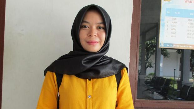 Seorang wanita di Deli Serdang, Sumatera Utara (Sumut), Sri Enda Pujiani (27), terlibat aksi kejar-kejaran dengan jambret di jalanan. Dia mengejar jambret dengan motor matic yang dikendarainya hingga si jambret terjatuh.
