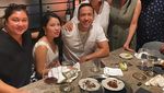 Momen Seru Thalita Latief Bersama Keluarga dan Teman Saat Makan Bareng