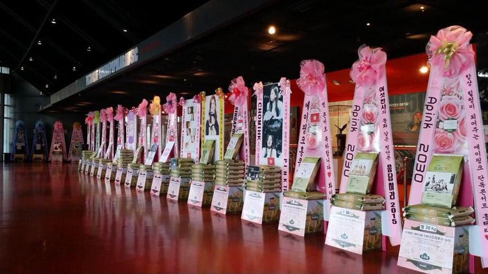 dukungan untuk idol korea berupa makanan