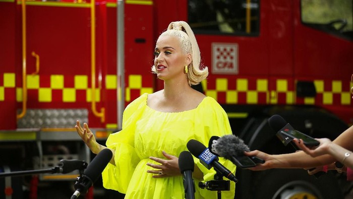 BRIGHT, AUSTRALIA - MARCH 11: Katy Perry poses for a selfie on March 11, 2020 in Bright, Australia. The free Fight On concert was held for for firefighters and communities recently affected by the devastating bushfires in Victoria. (Photo by Daniel Pockett/Getty Images)