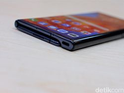 Menggenggam Ponsel Sultan Harga Rp 38 Juta dari Huawei