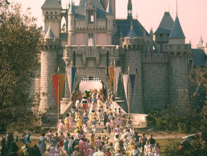 harga makan disneyland tahun 1960-an