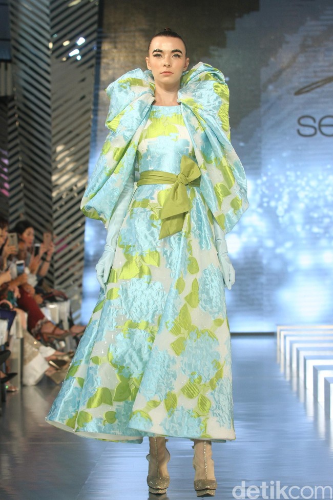 Sebastian Gunawan menampilkan koleksi terbarunya di acara Fashion Nation 2020, di Senayan City, Jakarta. Kamis [12/3/2020]. Foto: Mohammad Abduh/Wolipop.