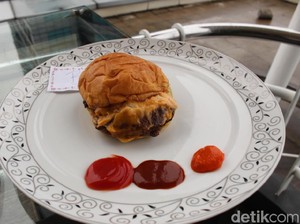 Cheese Burger Rp 110.000 Vs Rp 26.000 Mana yang Lebih Enak?
