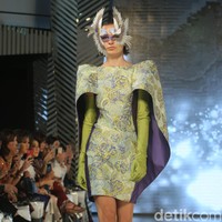 Sebastian Gunawan menampilkan koleksi terbarunya di acara Fashion Nation 2020, di Senayan City, Jakarta. Kamis [12/3/2020]. Foto: Mohammad Abduh/Wolipop.