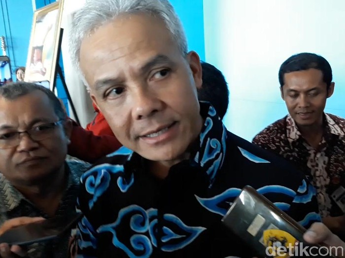 Gubernur Jateng, Ganjar Pranowo saat bicara soal pasien positif Corona yang meninggal di Solo, Jumat (13/3/2020).
