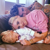 Prihatin atas apa yang terjadi di Italia, Chiara dan suaminya rapper Fedez pun melakukan penggalangan dana untuk membantu rumah sakit-rumah sakit di Milan dalam mengobati para pasien. Saat ini Chiara sudah berhasil mengumpulkan US$ 4 juta. Influencer 32 tahun itu sendiri dan suaminya menyumbang 100 ribu Euro dari uang pribadi mereka. Foto: Instagram